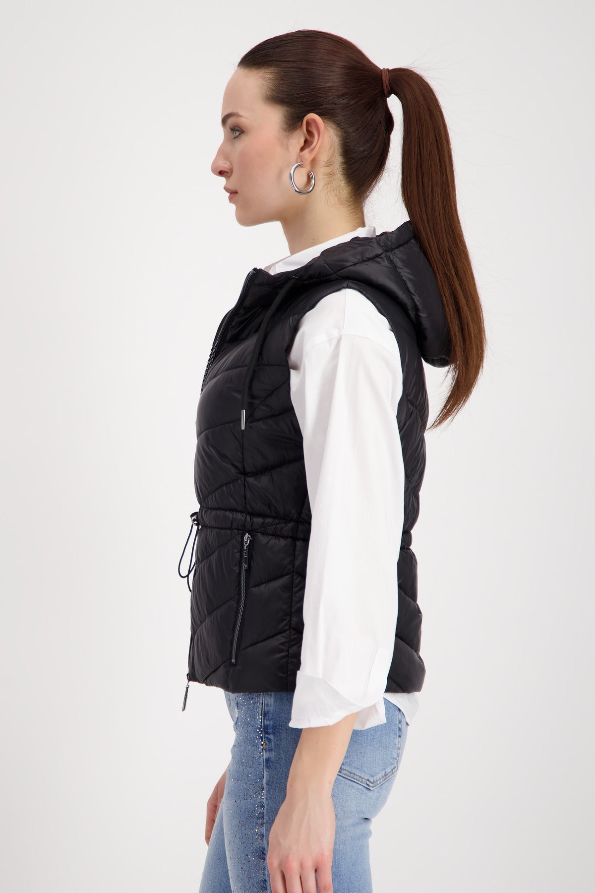 Monari Quilted waistcoat with hood in Black 809164