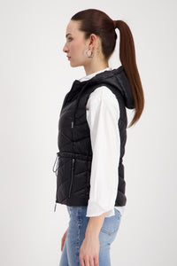 Monari Quilted waistcoat with hood in Black 809164