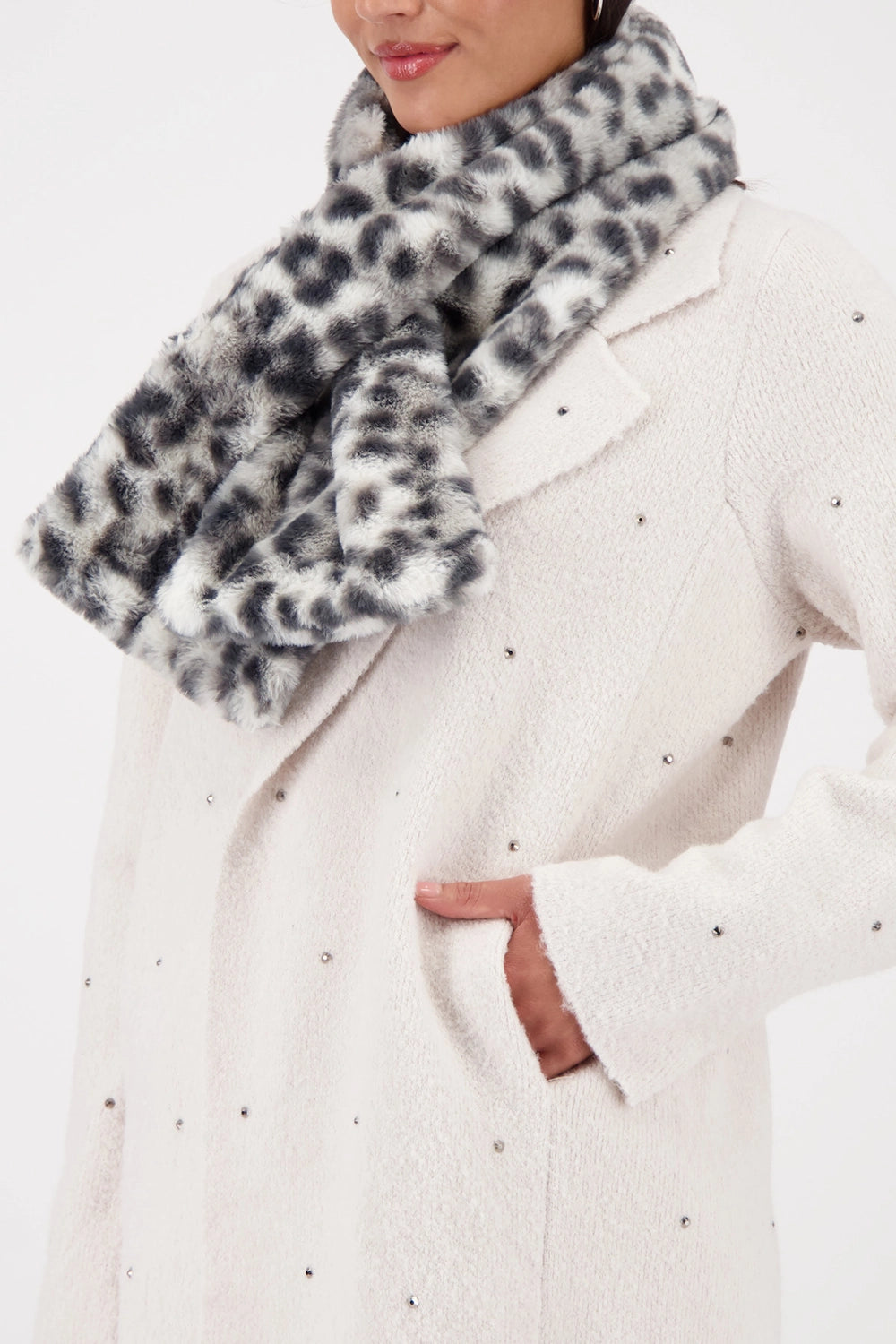 Monari Fluffy Cross Neck Scarf With Leopard Pattern in Black Pattern 809249