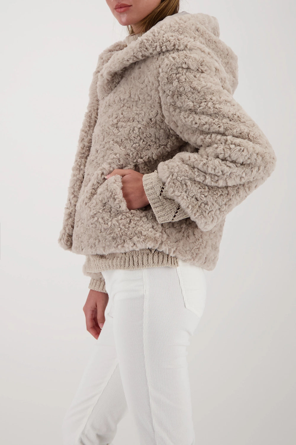 Monari Fake Fur Jacket With Hood in Lattemacchiato 809273