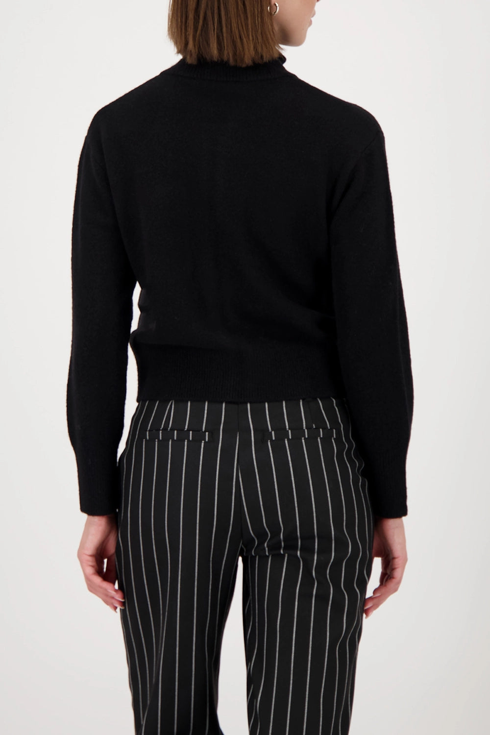 Monari Cardigan With Flap Pockets in Black 809617