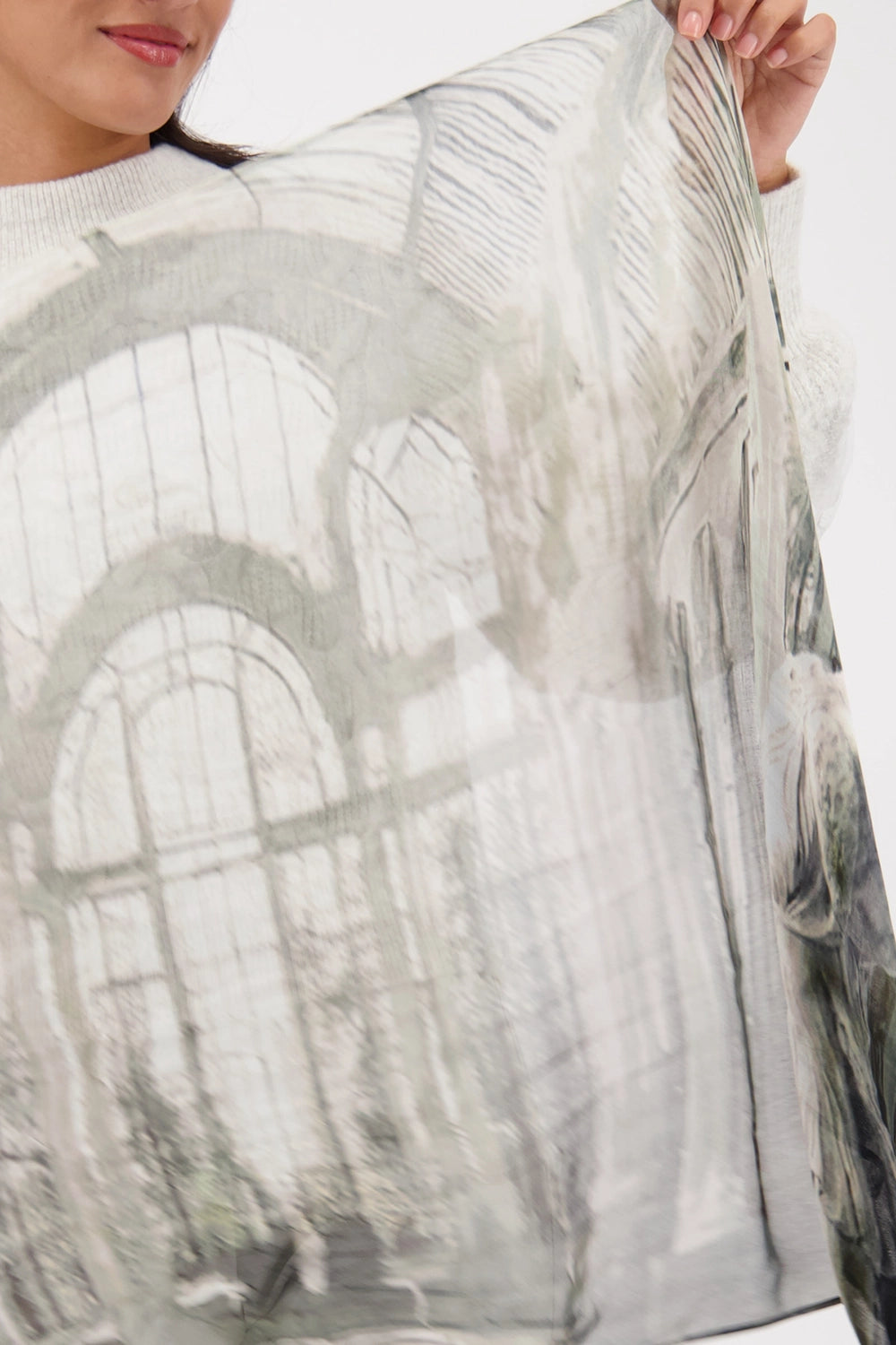 Monari Scarf With Gallery Pattern in Sage Pattern 809677