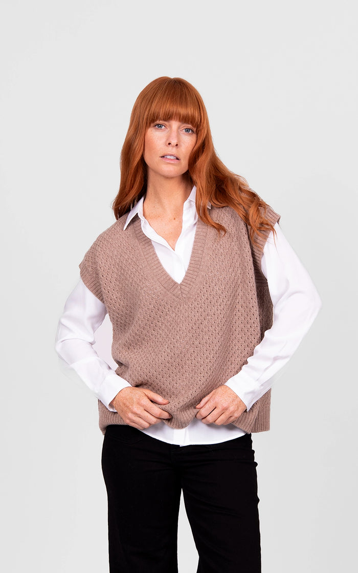 Bridge & Lord Cable Pointelle V-Neck Vest BL6619