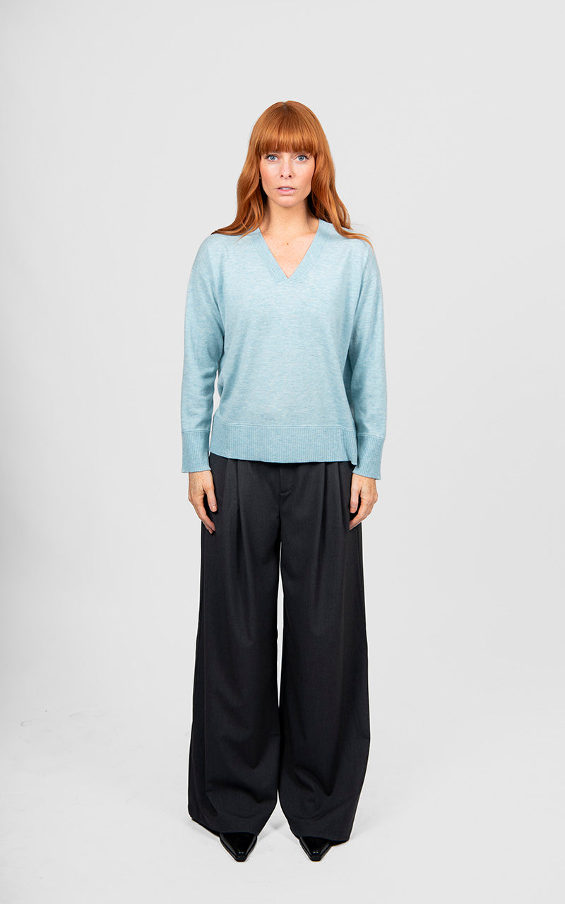 Bridge & Lord V-Neck Pullover With Links Trim BL6620