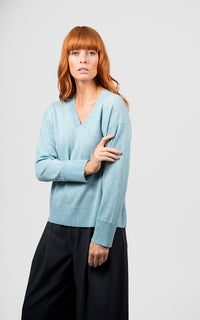 Bridge & Lord V-Neck Pullover With Links Trim BL6620