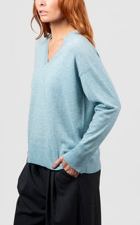 Bridge & Lord V-Neck Pullover With Links Trim BL6620