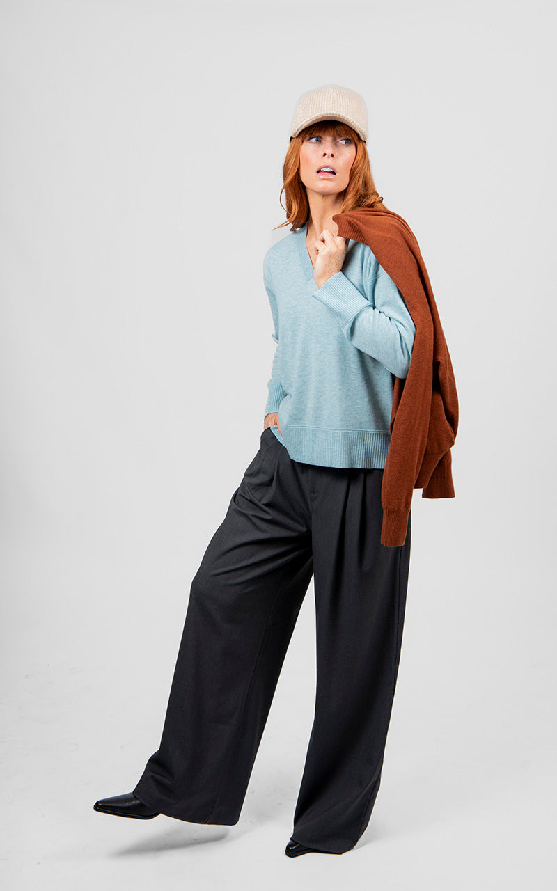 Bridge & Lord V-Neck Pullover With Links Trim BL6620
