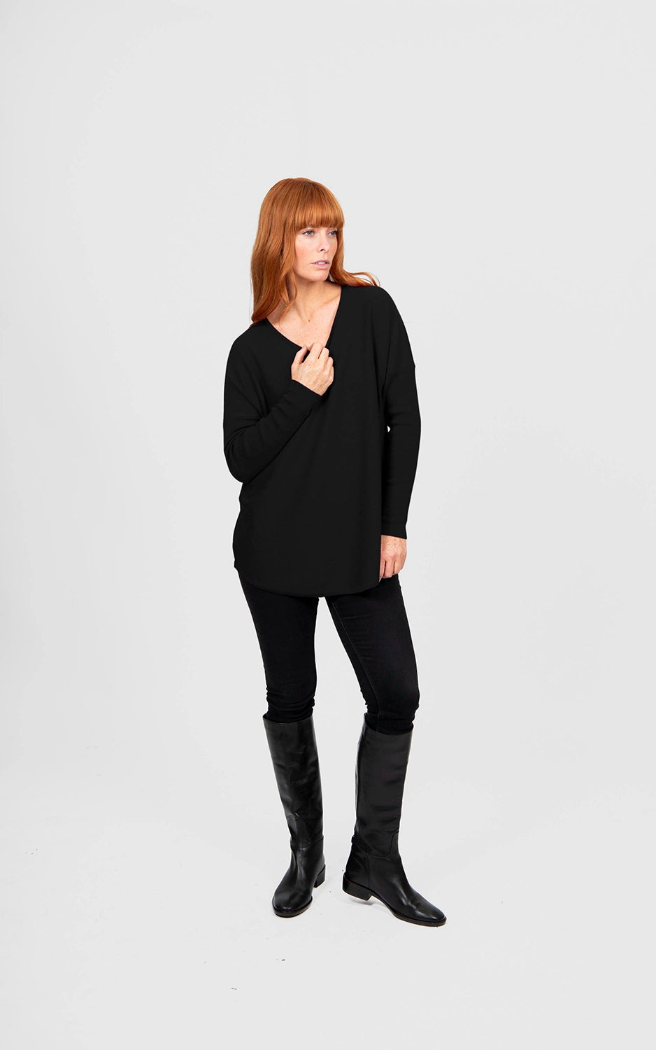 Bridge & Lord Queen Vee curved hem pullover BL6655