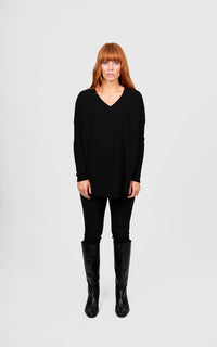 Bridge & Lord Queen Vee curved hem pullover BL6655