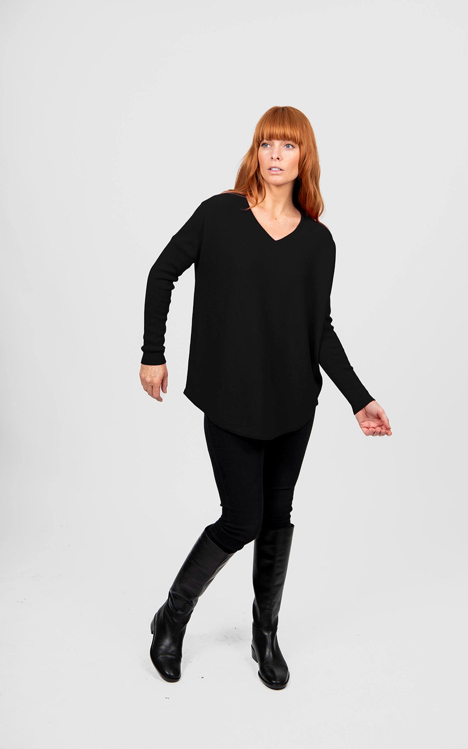 Bridge & Lord Queen Vee curved hem pullover BL6655