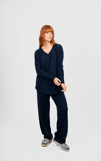 Bridge & Lord Queen Vee curved hem pullover BL6655