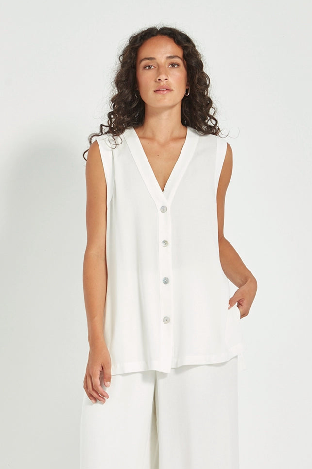 Verge Cayman Vest  in White 9888BR