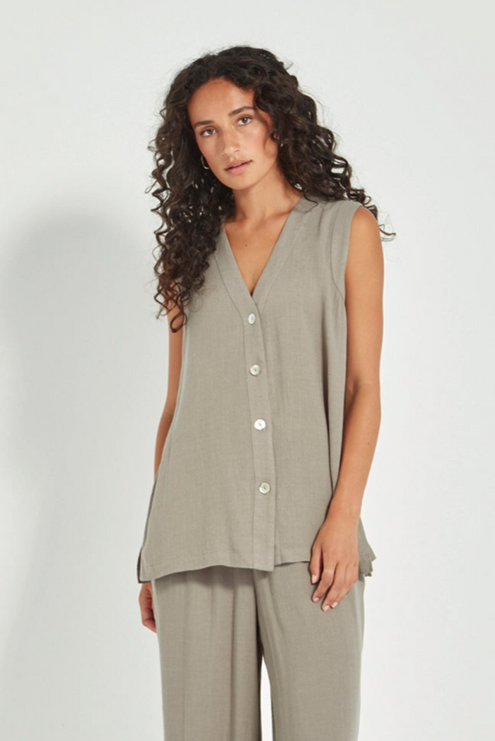 Verge Cayman Vest in Green Tea 9888BR