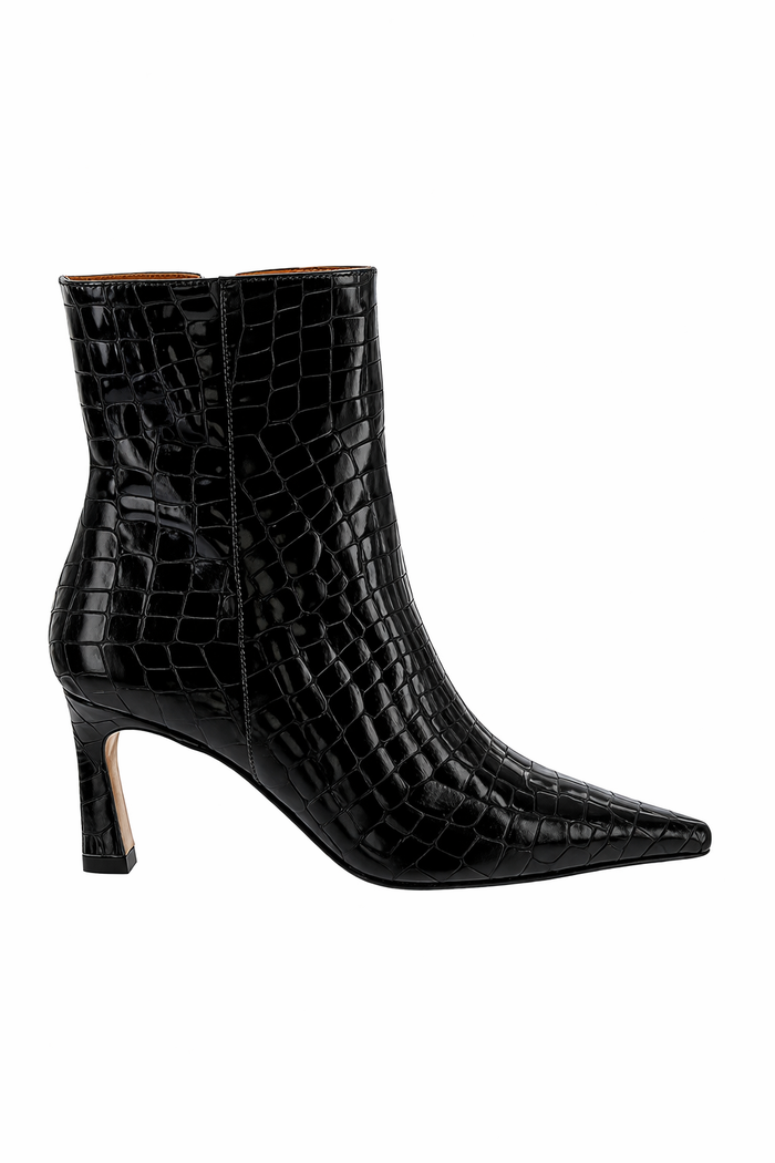 Neo Boots Manati in Black AG-25618