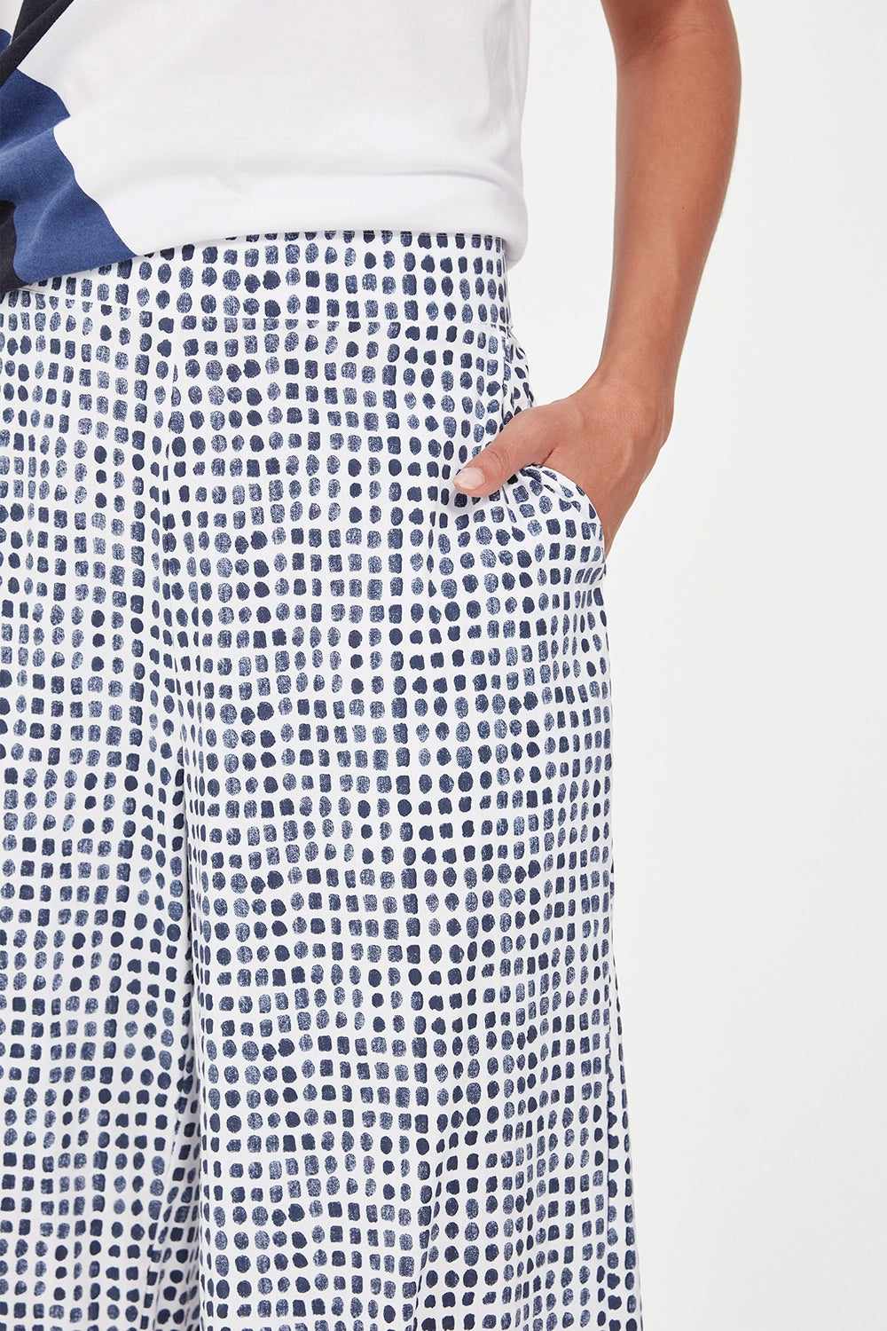 Verge Acrobat Tile Okawa Pant in Denim Print 9968LW