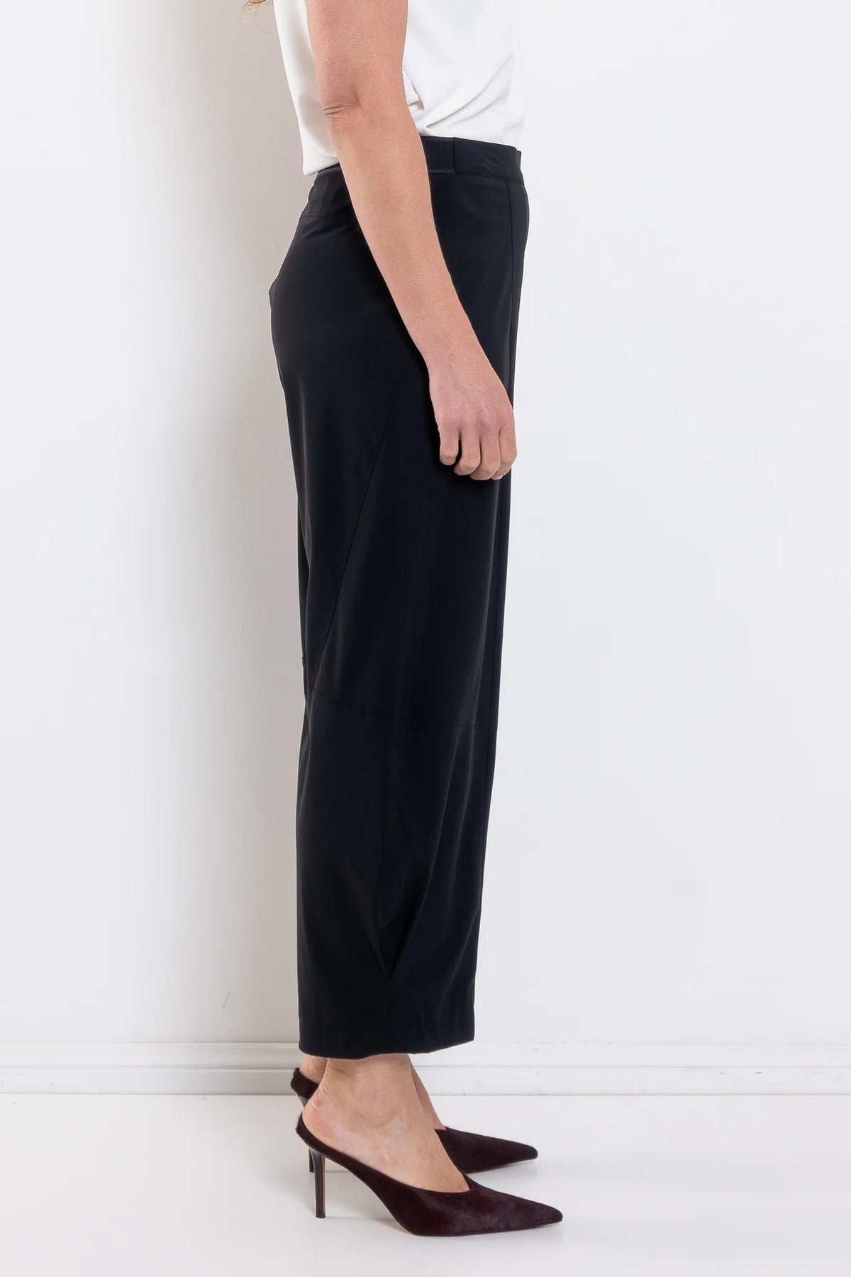Raffaello Rossi Hale 7/8 Hightech Jersey Trouser in Black 024462/9987