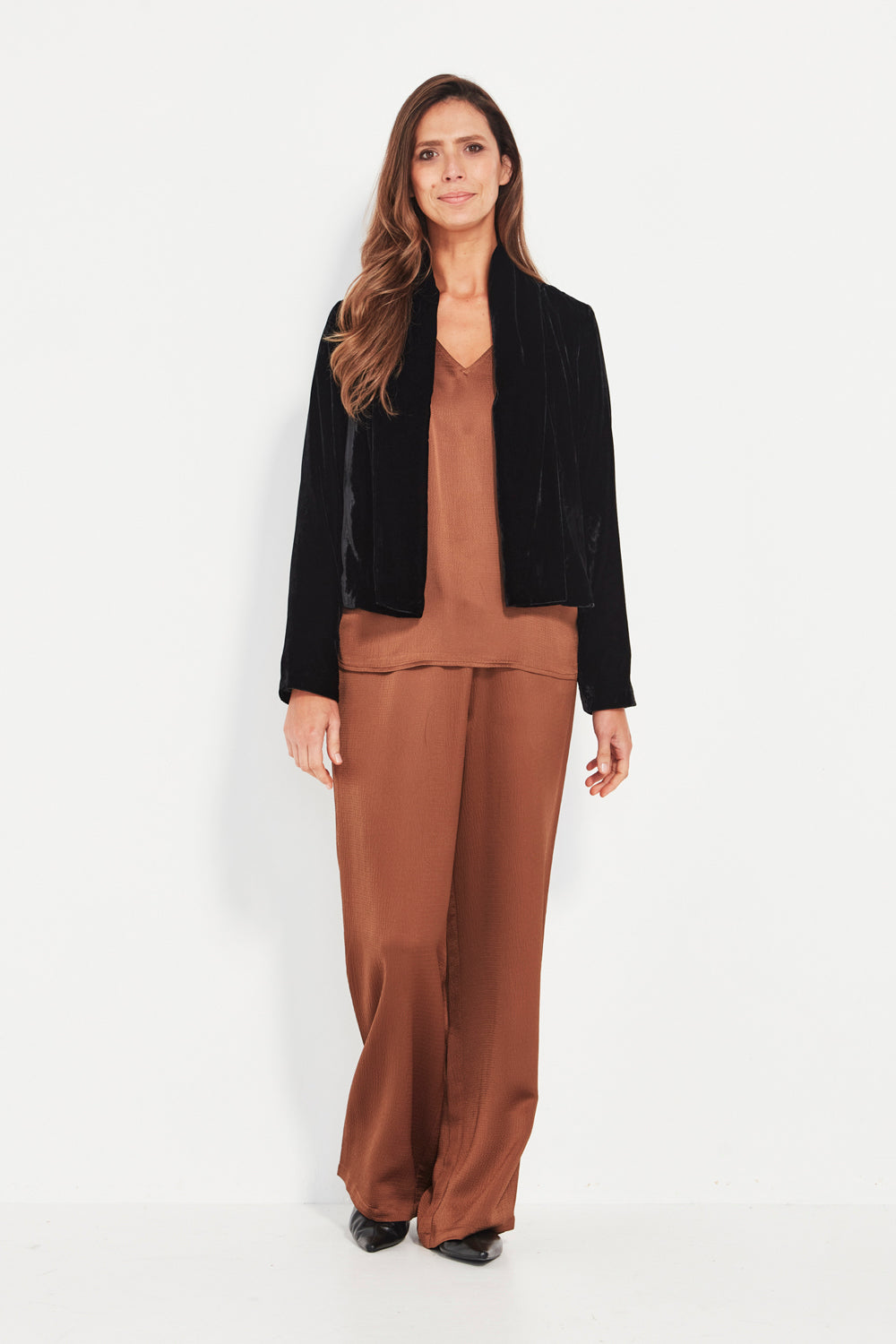 Verge Enchant Jacket in Black 1008BR