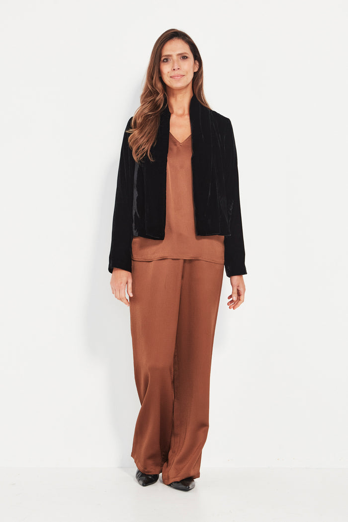 Verge Enchant Jacket in Black 1008BR