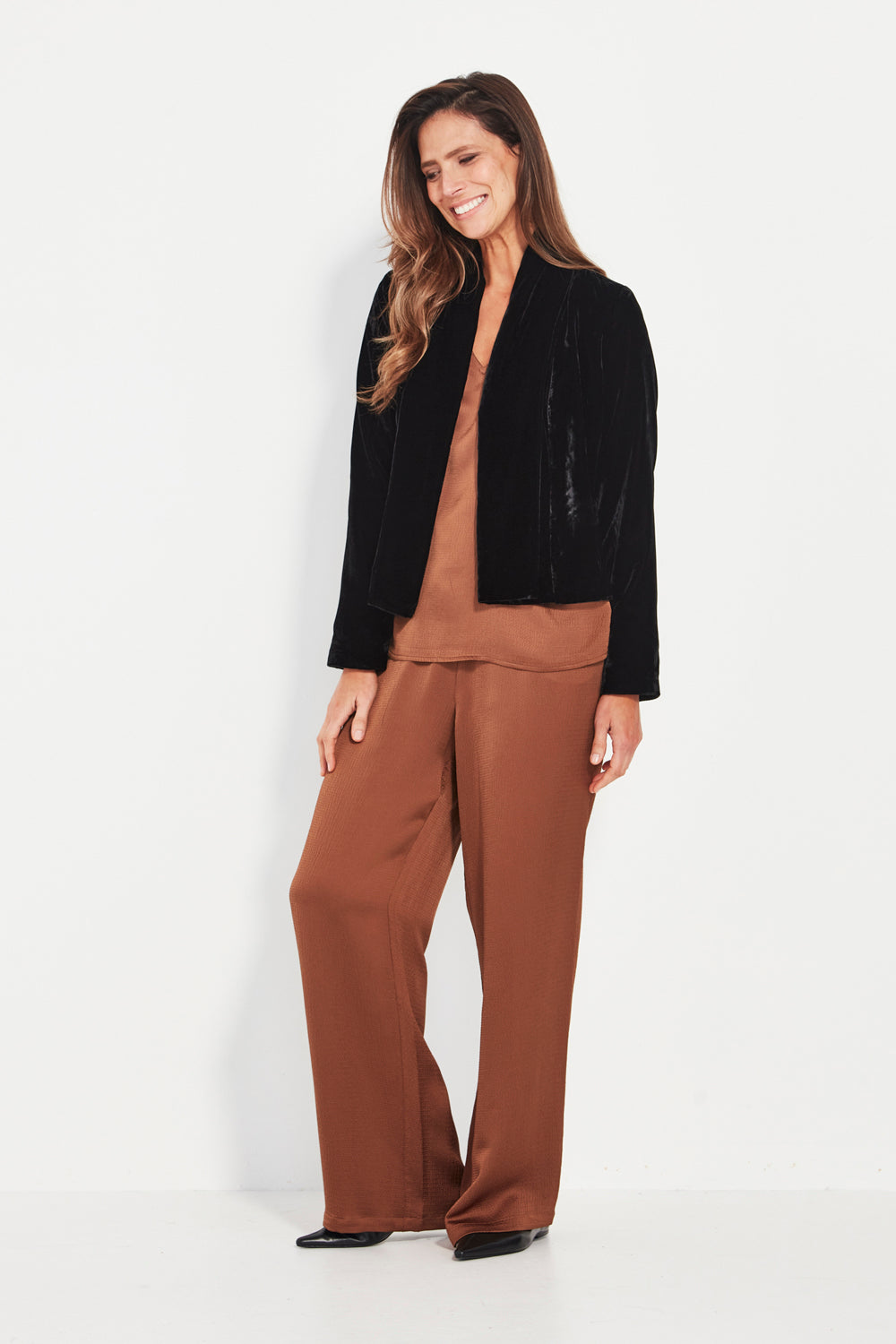 Verge Enchant Jacket in Black 1008BR