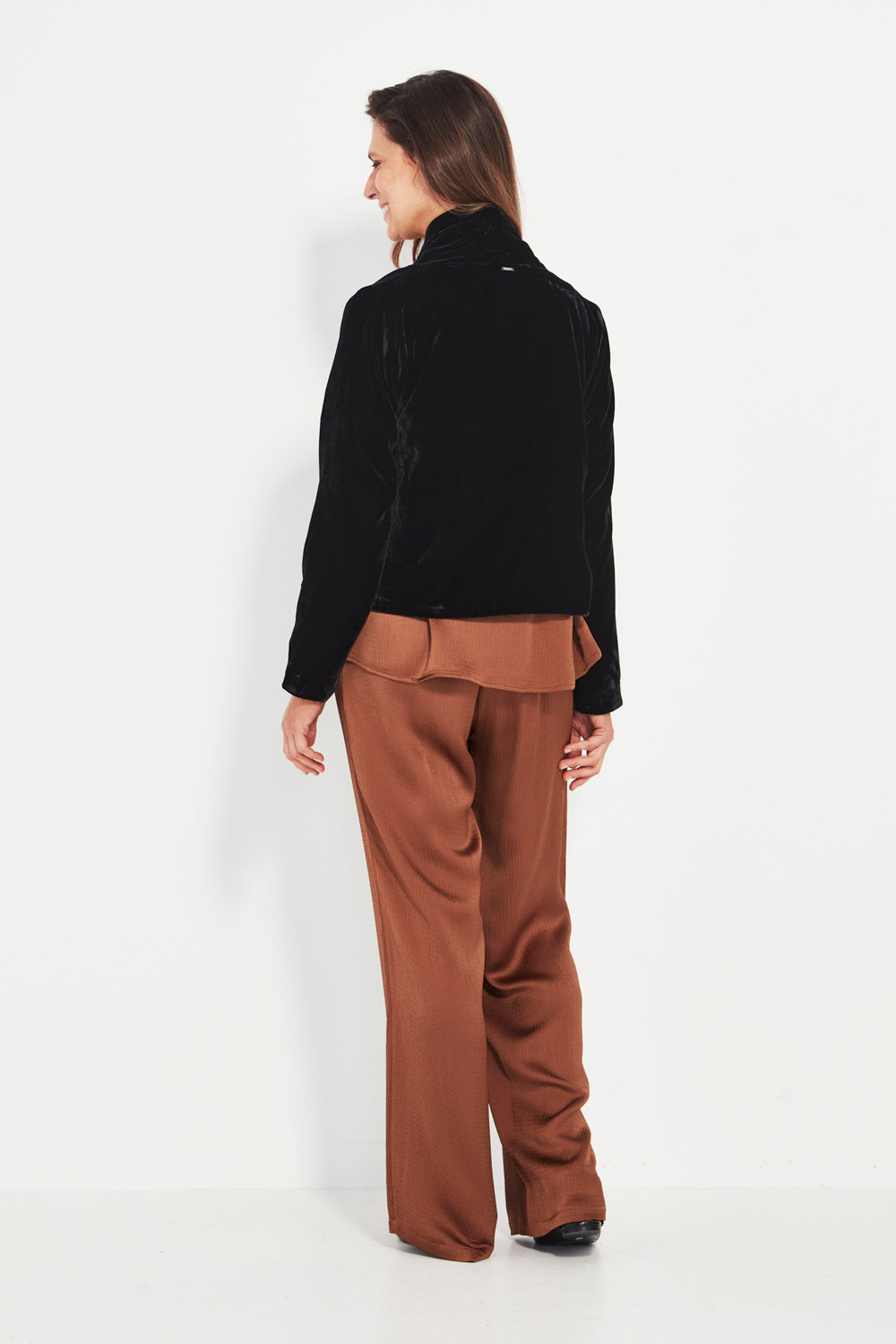 Verge Enchant Jacket in Black 1008BR