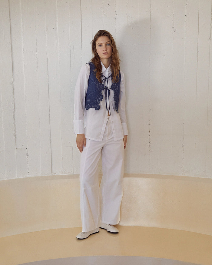Yerse Cotton Barrel Trousers in White 44859