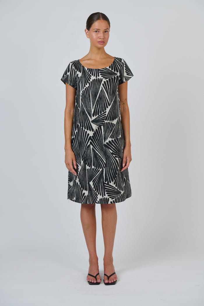 Naturals by O & J Linen Dress in Folies GA237