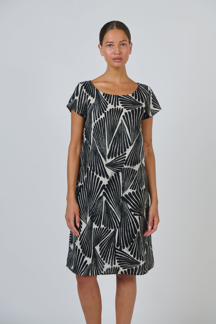 Naturals by O & J Linen Dress in Folies GA237