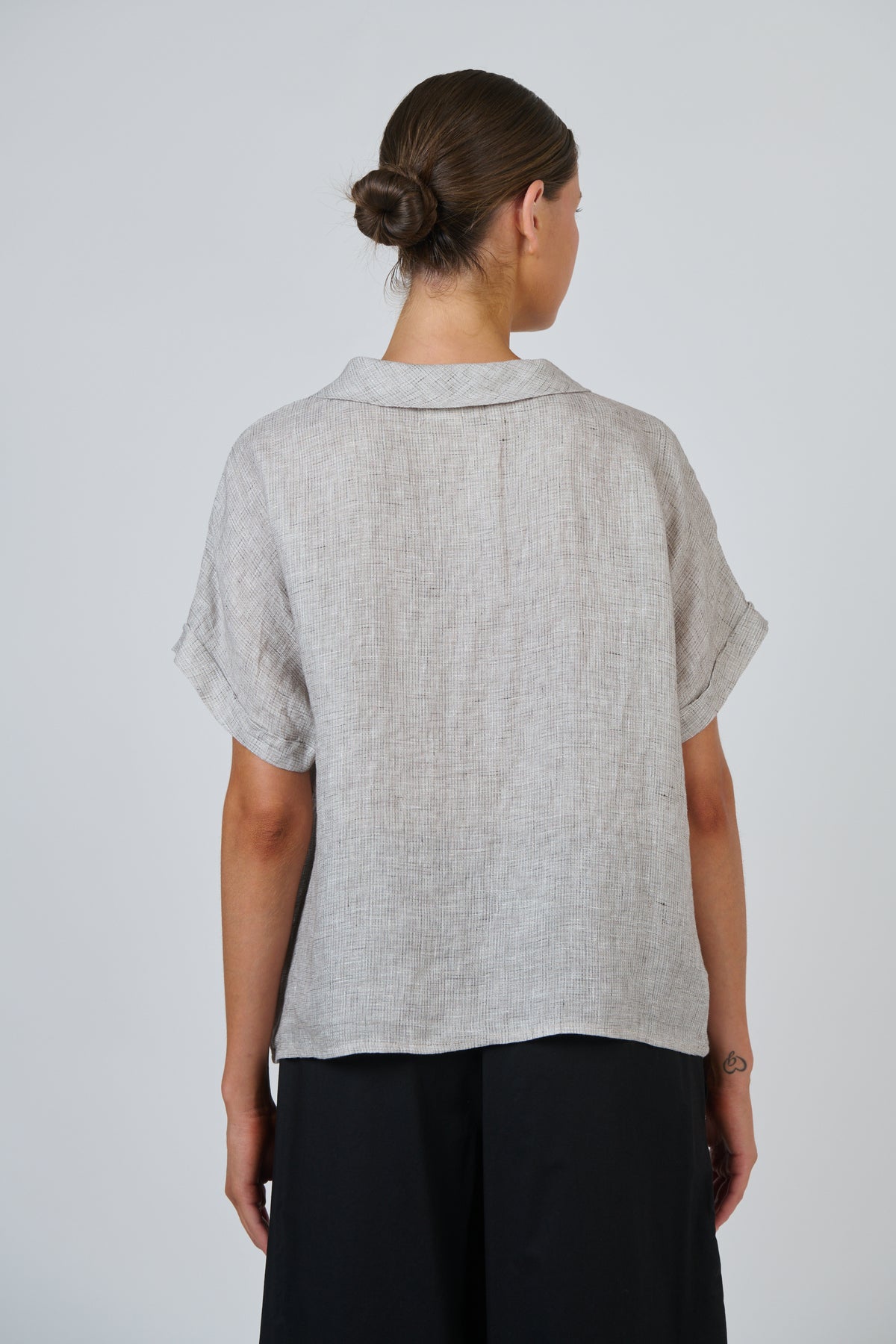 Naturals by O & J Linen Top in Chai GA314