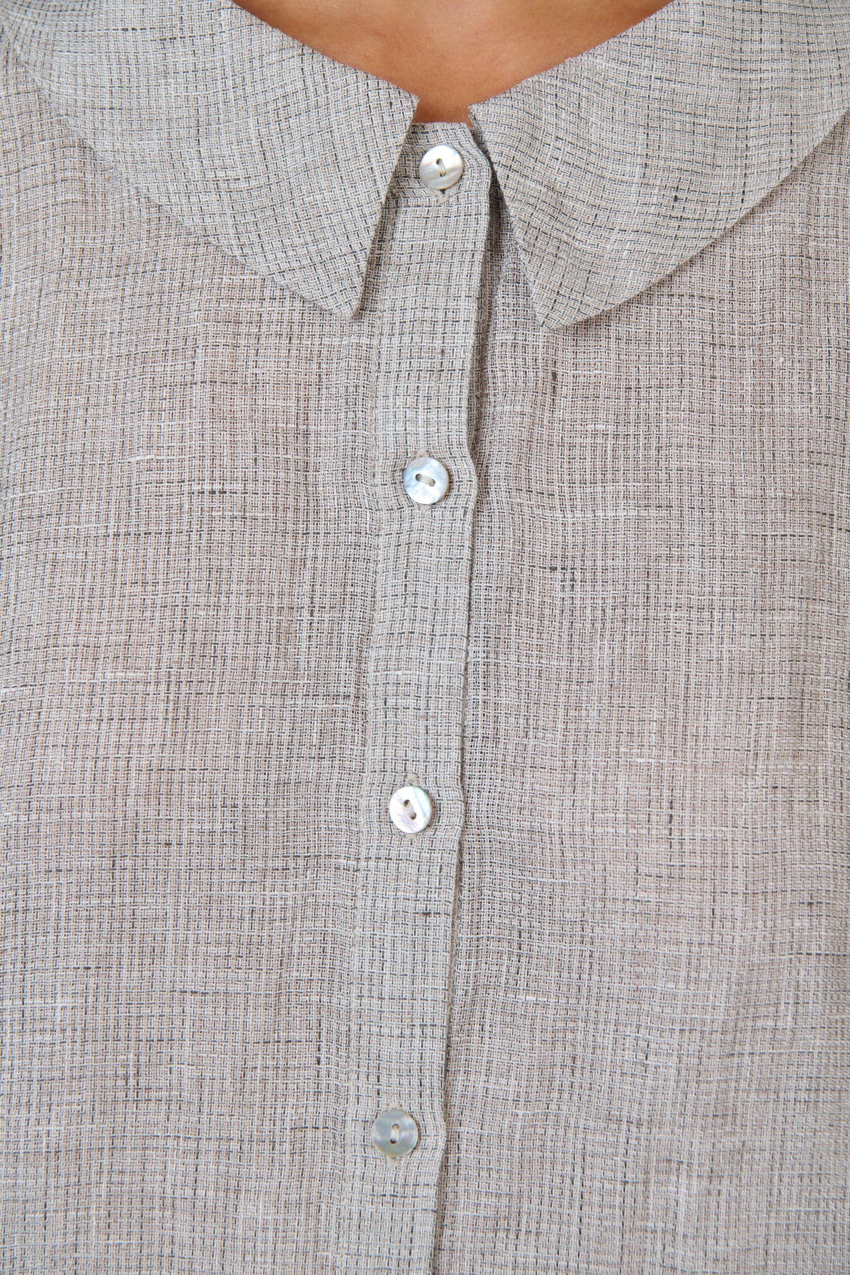 Naturals by O & J Linen Top in Chai GA314