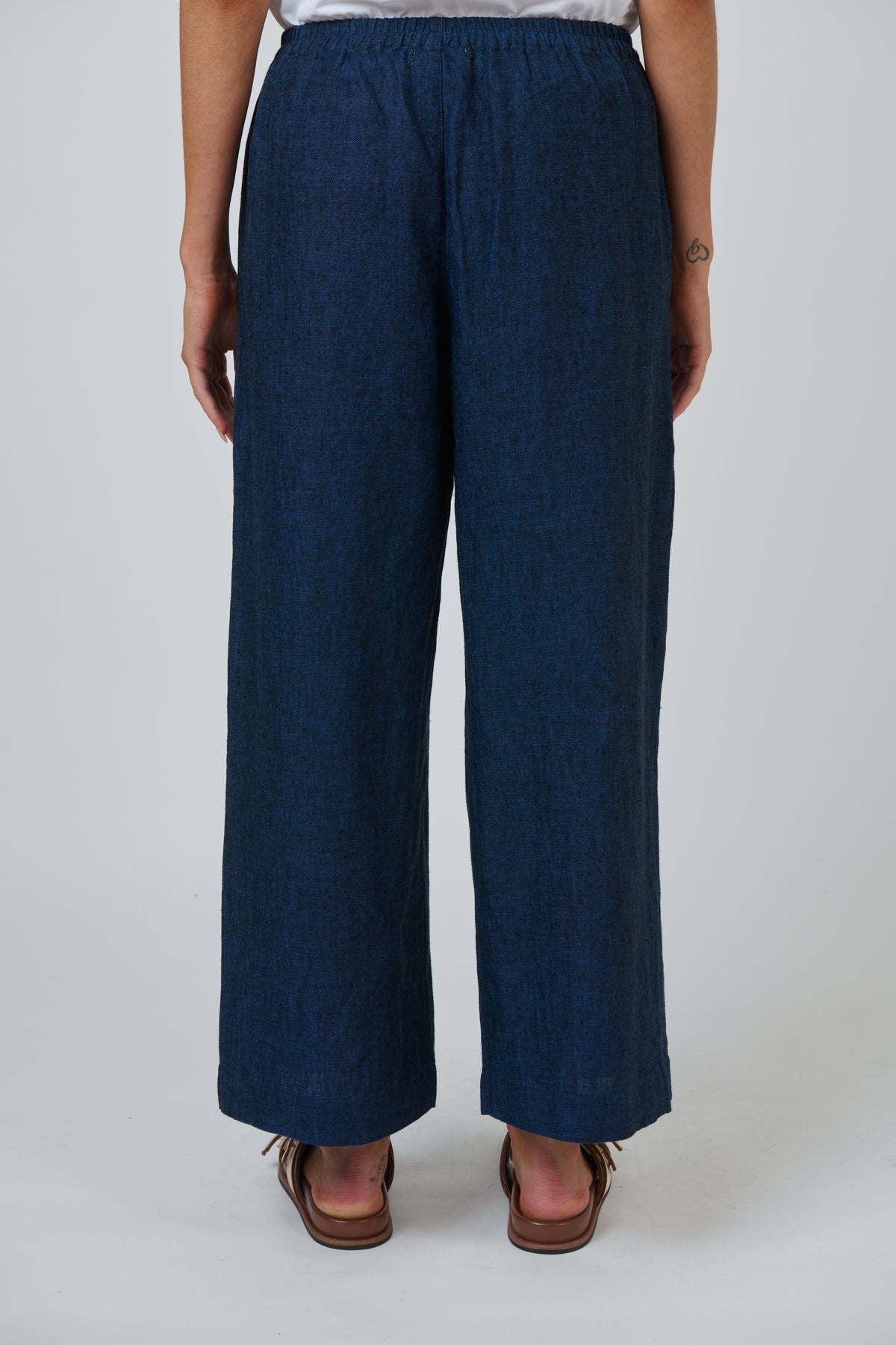 Naturals by O & J Linen Pant in Eclipse GA398