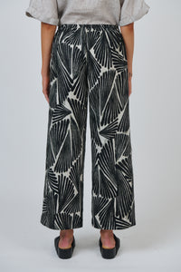 Naturals by O & J Linen Pant in Folies GA398