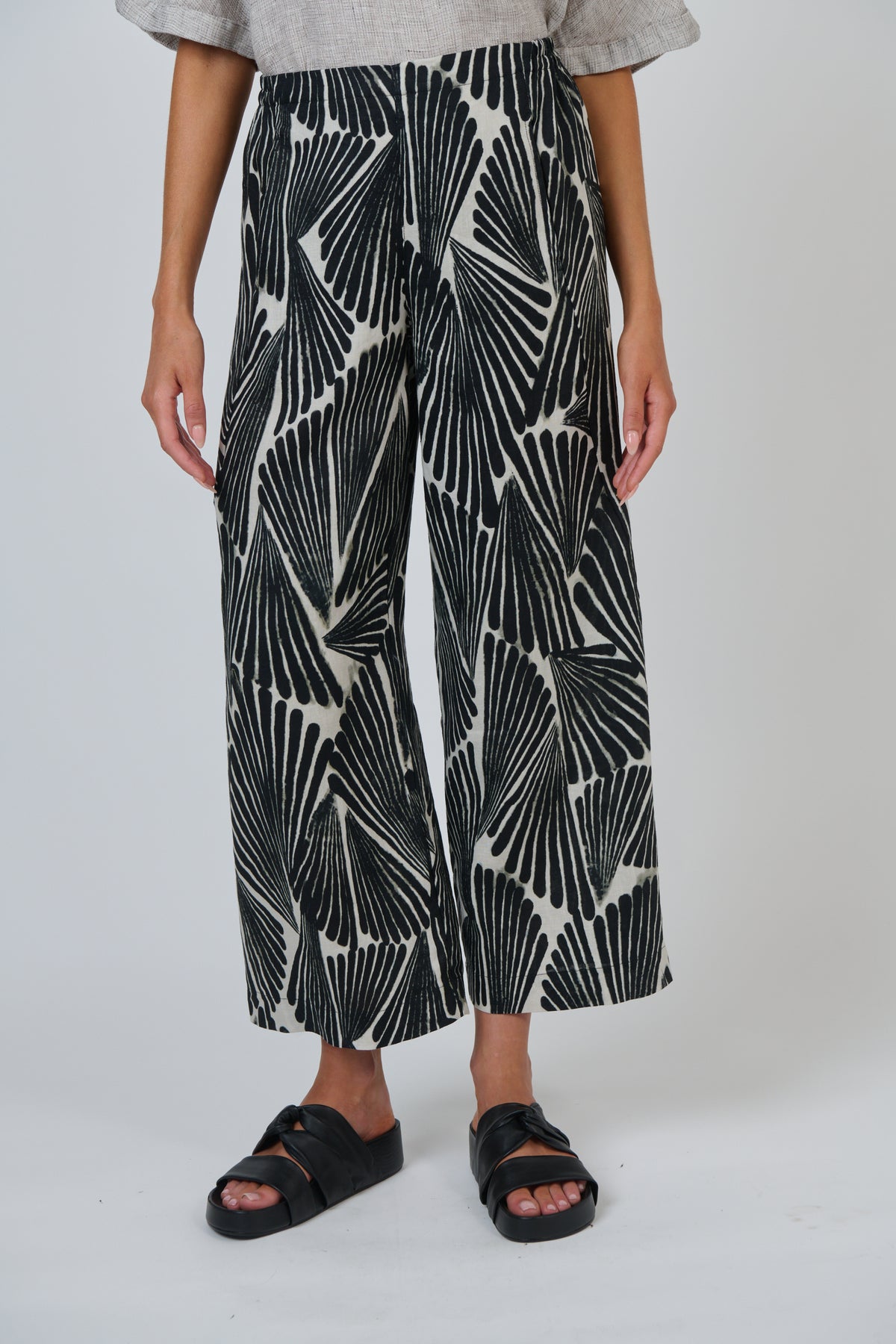 Naturals by O & J Linen Pant in Folies GA398