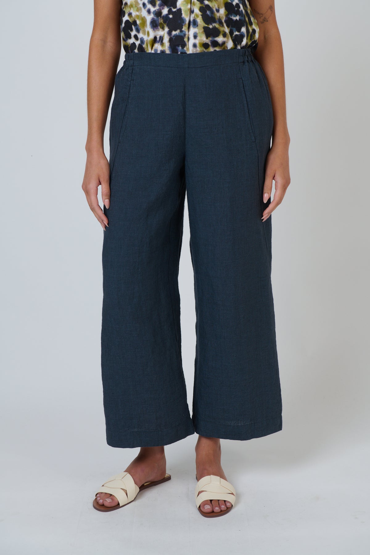Naturals by O&J Linen Pant in Gunsmoke GA398