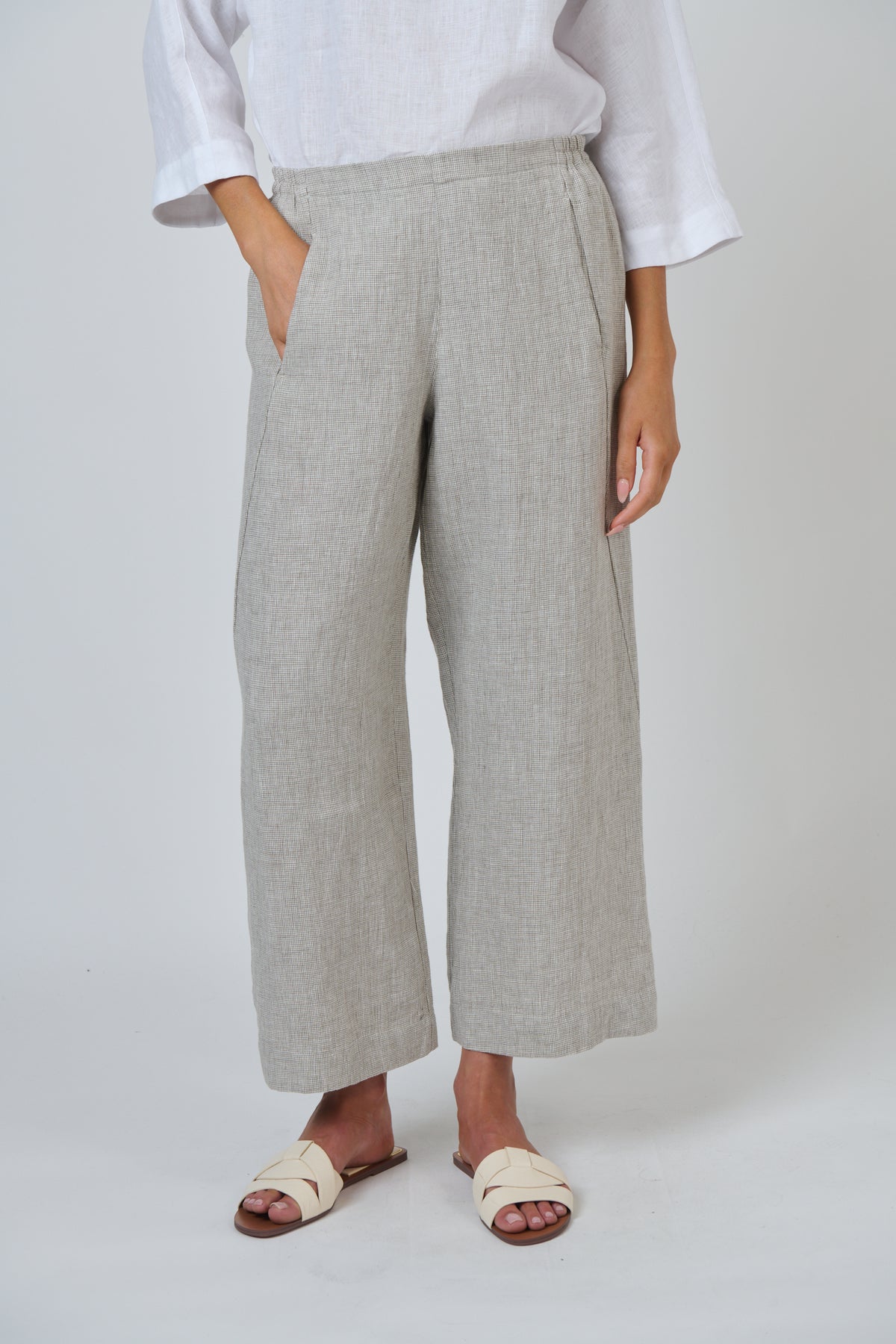 Naturals by O & J Linen Pants in Mousse GA398