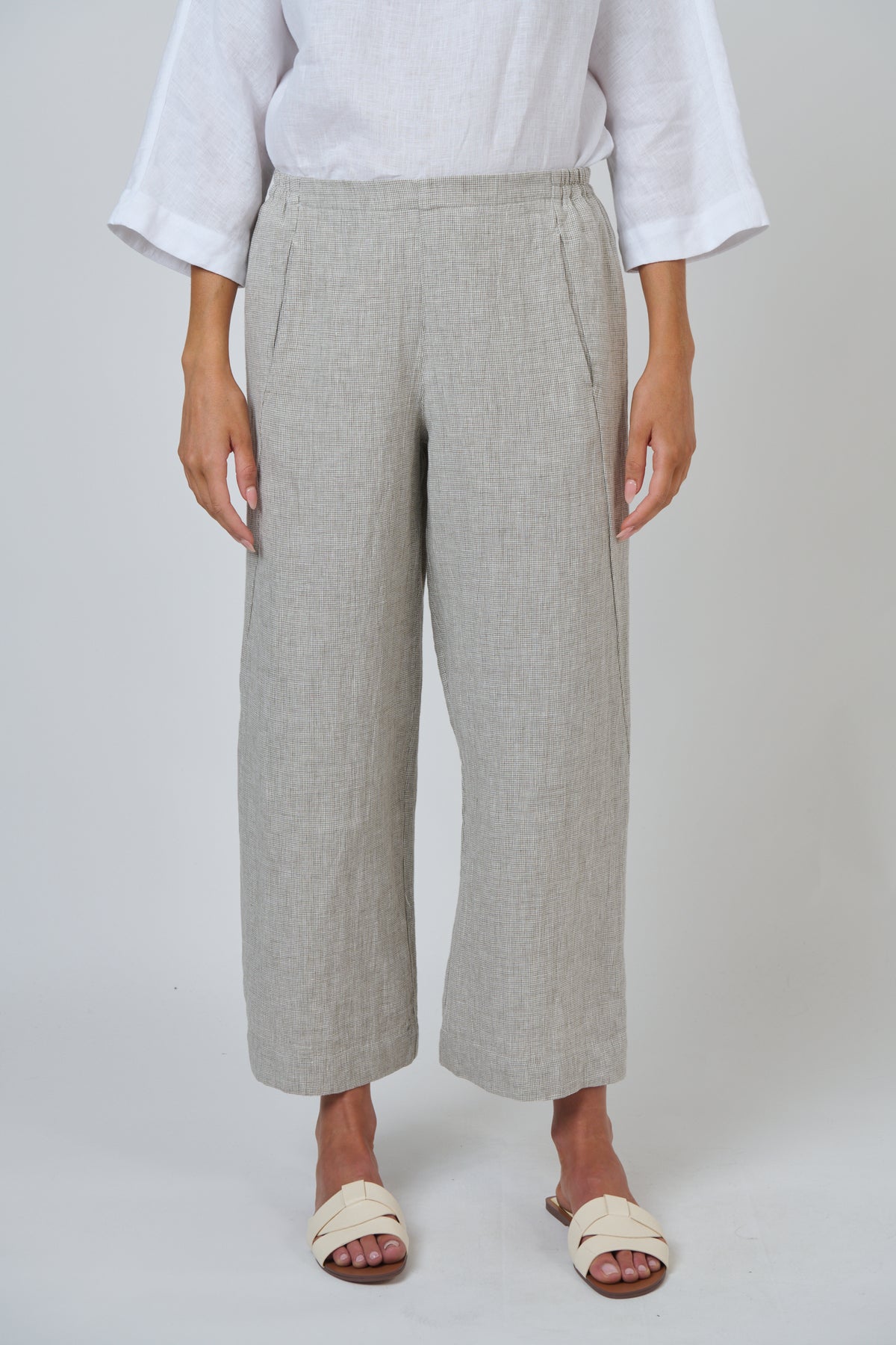 Naturals by O & J Linen Pants in Mousse GA398