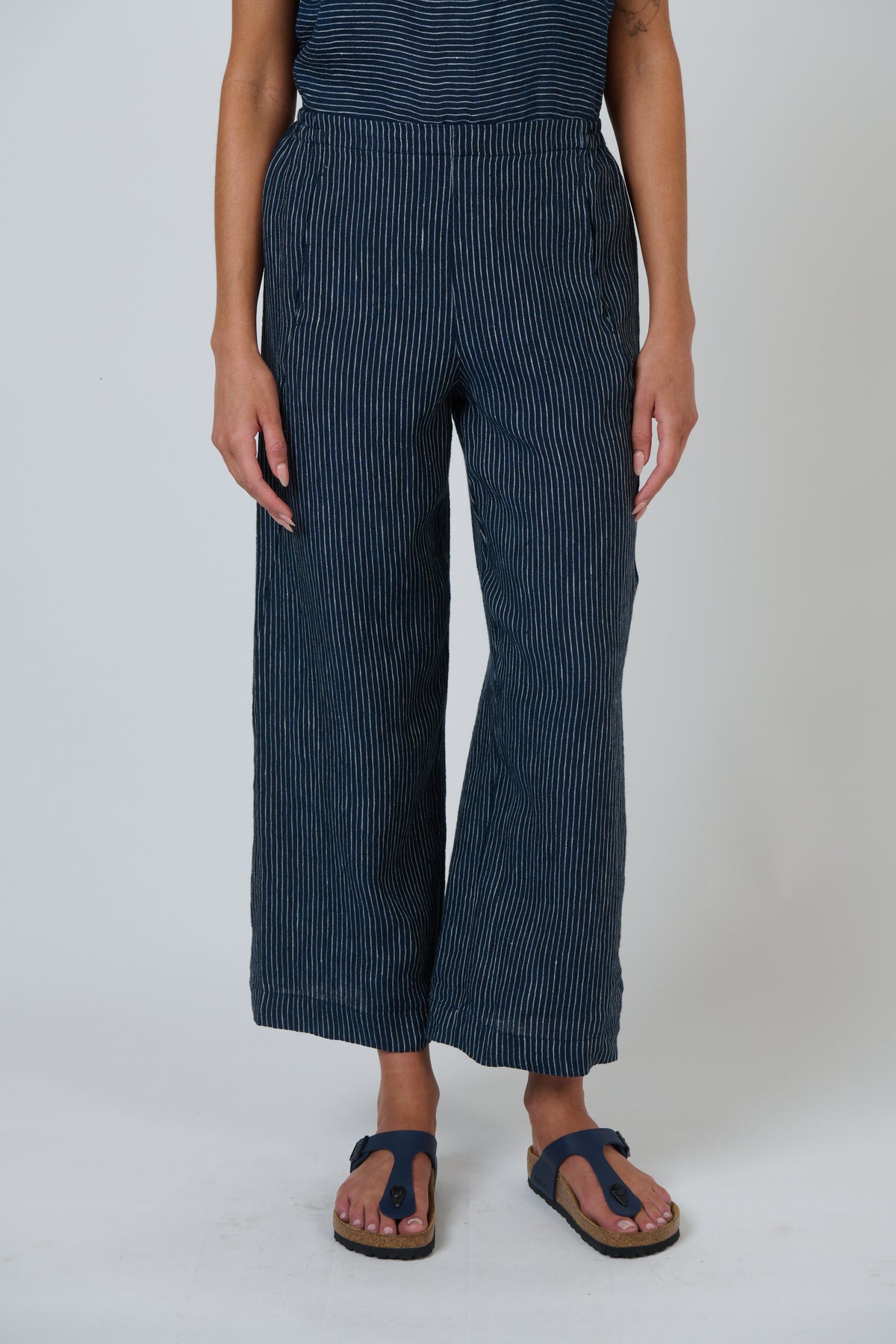 Naturals by O&J Linen Pant in Streamlined GA398