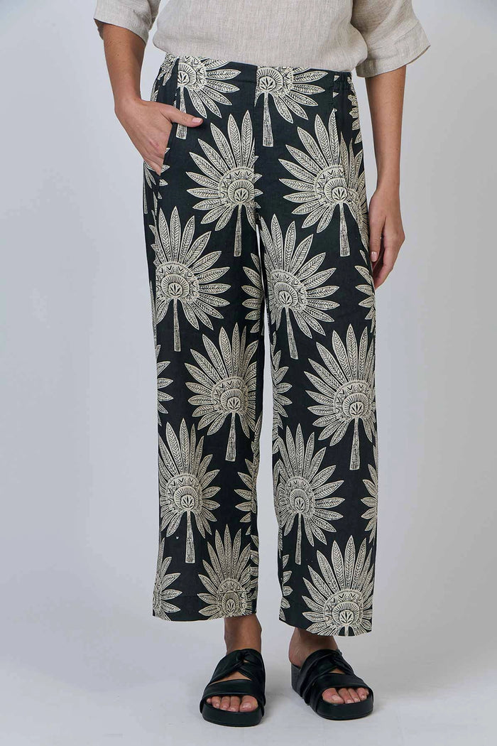 Naturals by O & J Linen Pants in Date Palm GA398