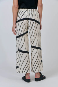 Naturals by O & J Linen Pants in Isobars GA398