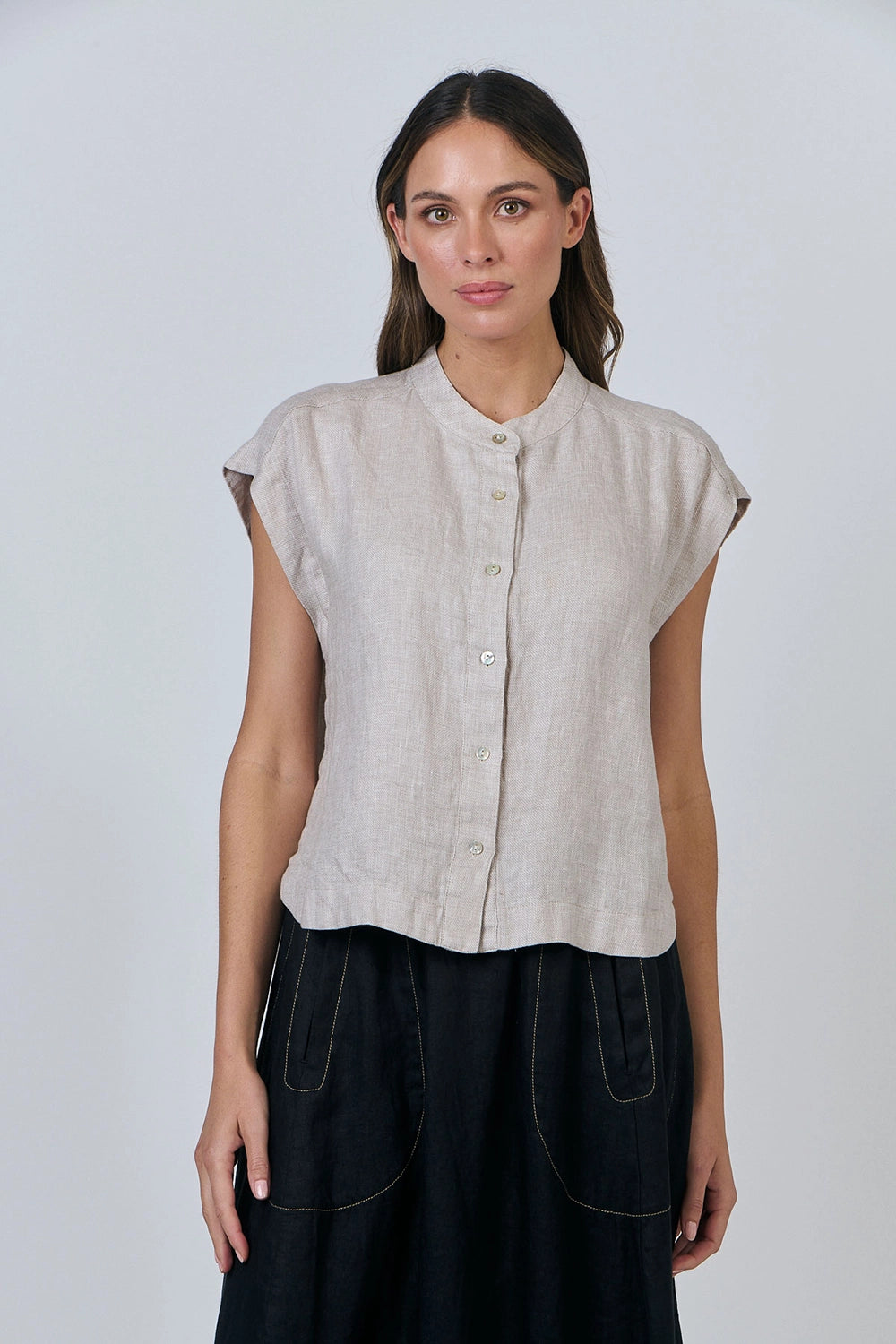 Naturals by O & J Linen Top in Dune GA429