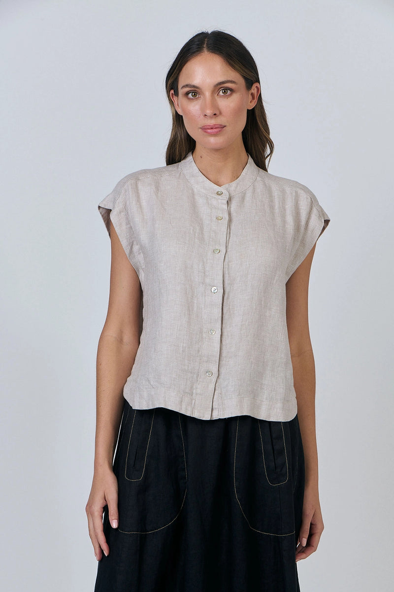 Naturals by O & J Linen Top in Dune GA429