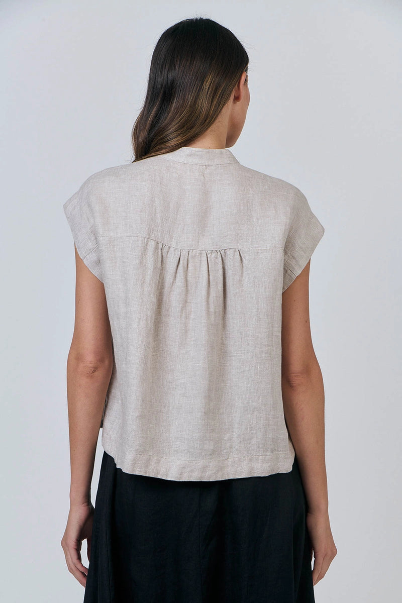 Naturals by O & J Linen Top in Dune GA429