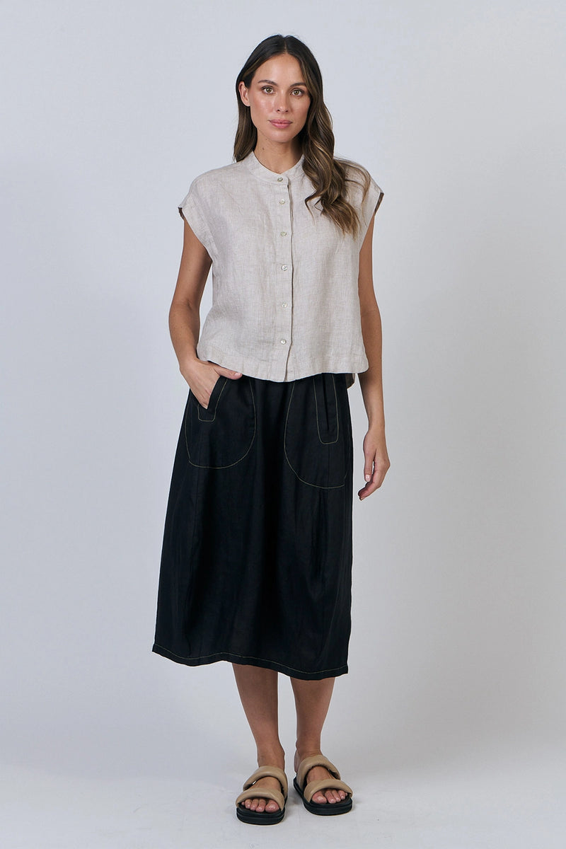 Naturals by O & J Linen Top in Dune GA429