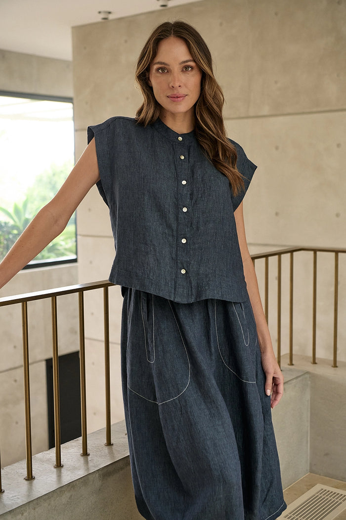 Naturals by O & J Linen Top in Poseidon GA429