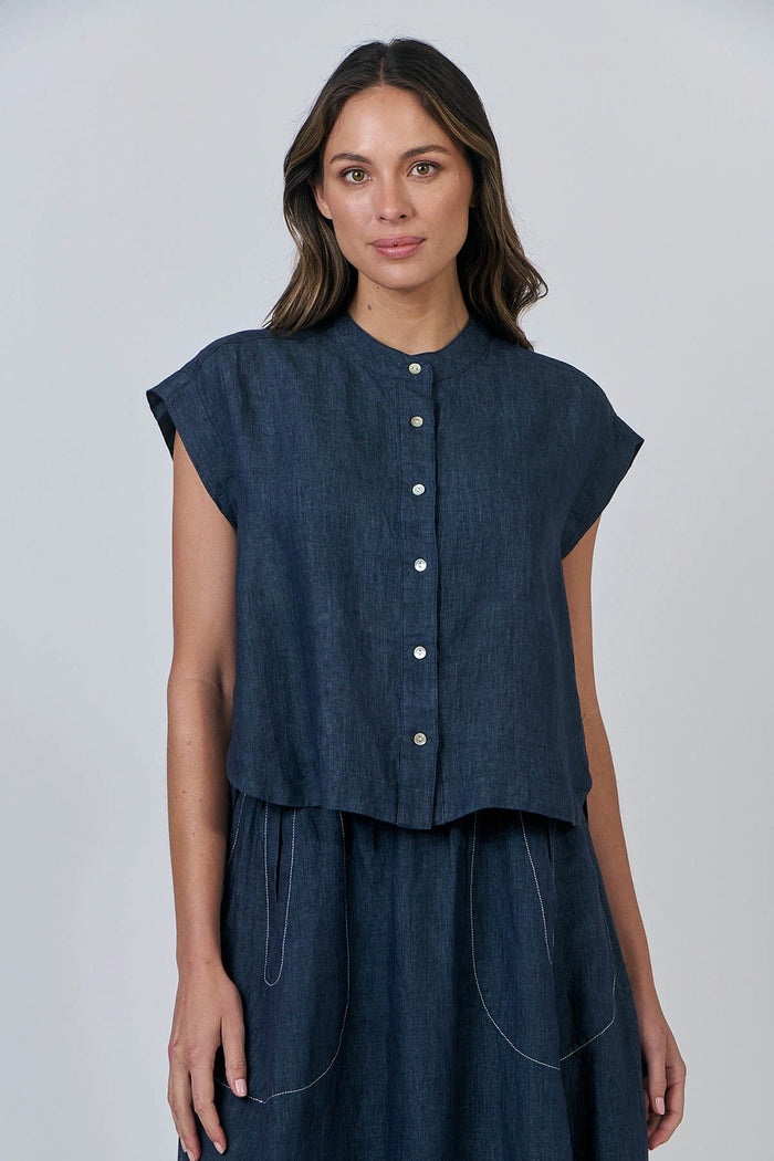 Naturals by O & J Linen Top in Poseidon GA429