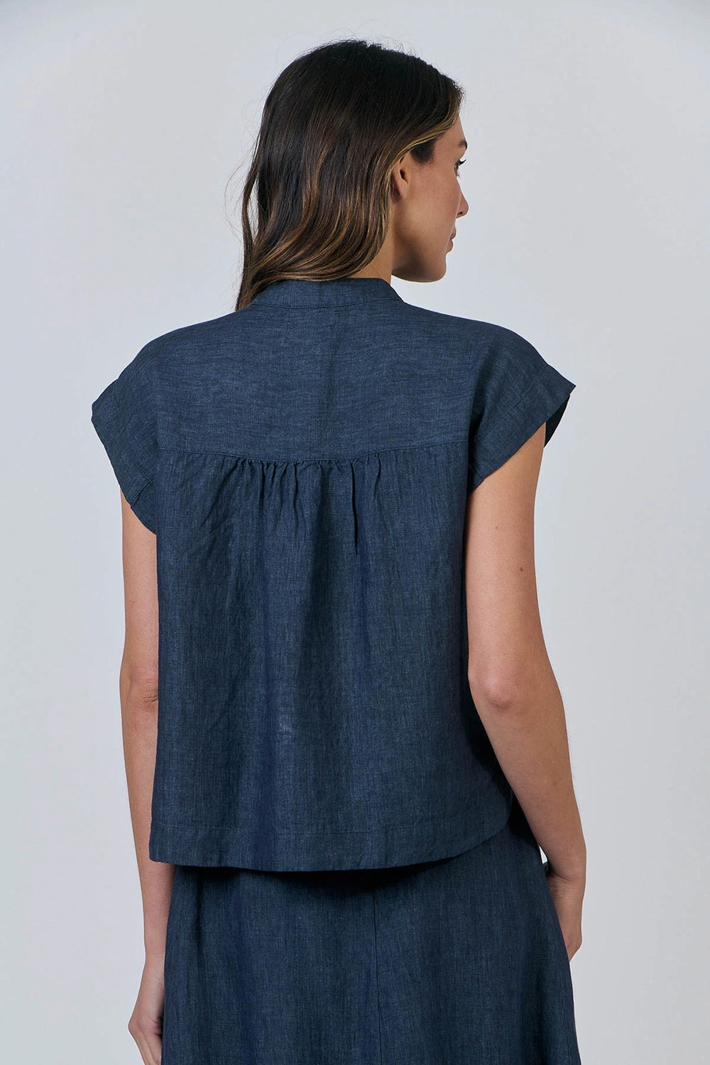 Naturals by O & J Linen Top in Poseidon GA429