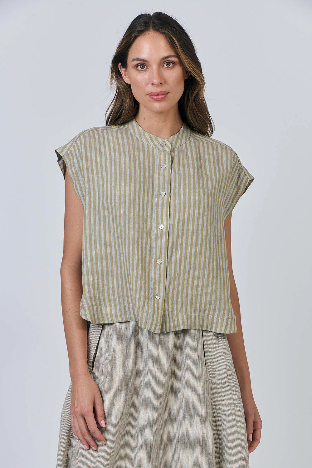 Naturals by O & J Linen Top in Reed GA429