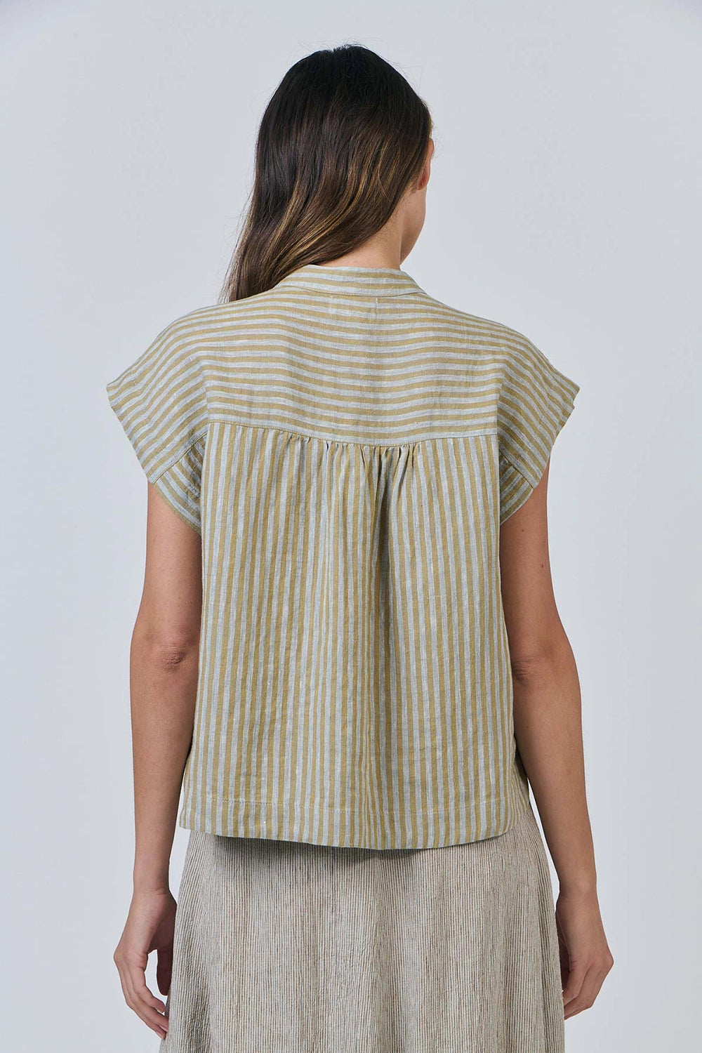 Naturals by O & J Linen Top in Reed GA429