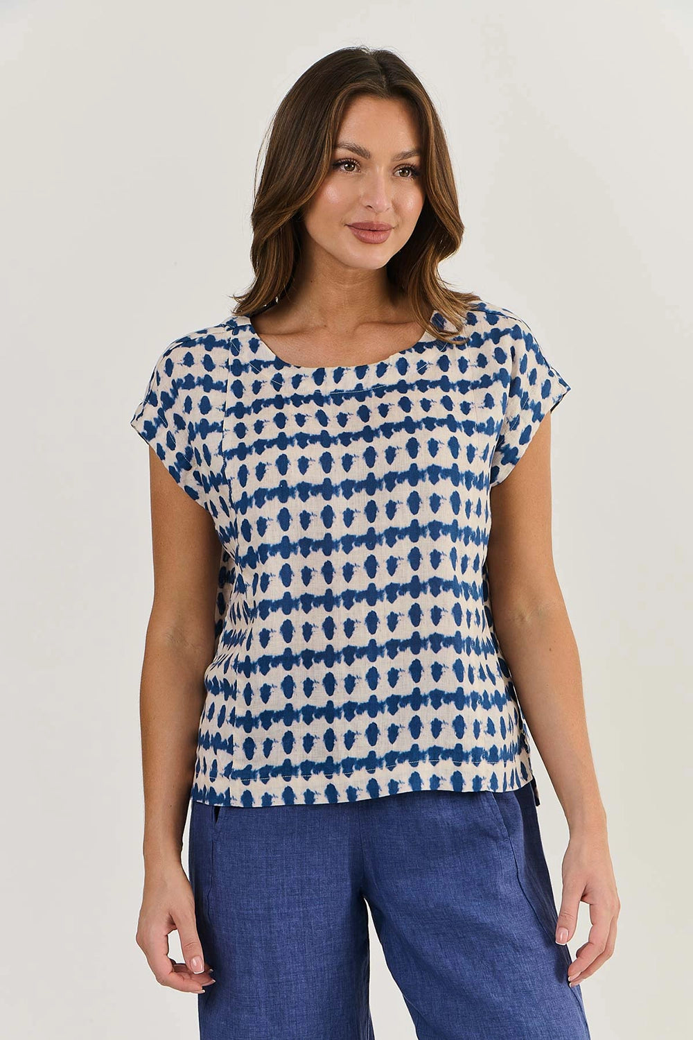 Naturals by O & J LInen Top in Delta Blot Ga463