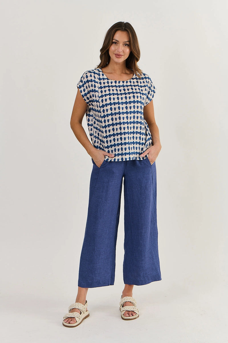 Naturals by O & J LInen Top in Delta Blot Ga463