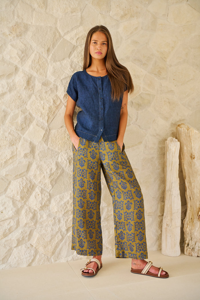 Naturals by O & J Linen Pant in Motif GA398